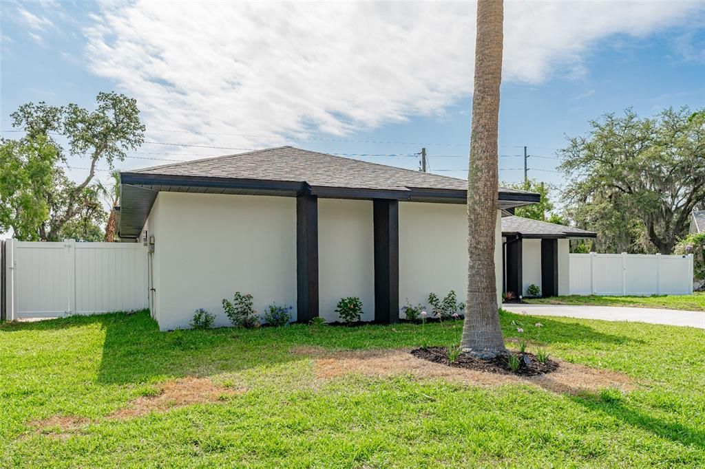 For Sale: $447,500 (3 beds, 2 baths, 1784 Square Feet)