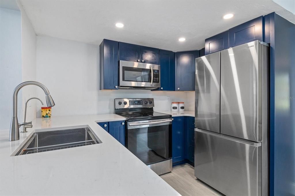 For Sale: $445,000 (3 beds, 2 baths, 1718 Square Feet)