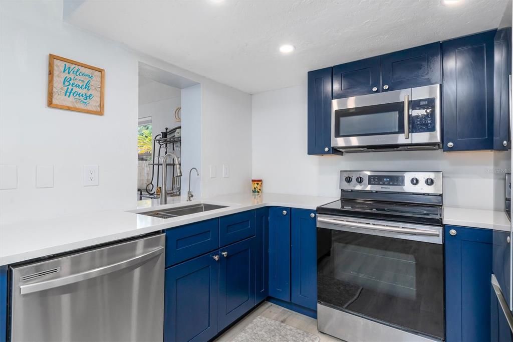 For Sale: $445,000 (3 beds, 2 baths, 1718 Square Feet)