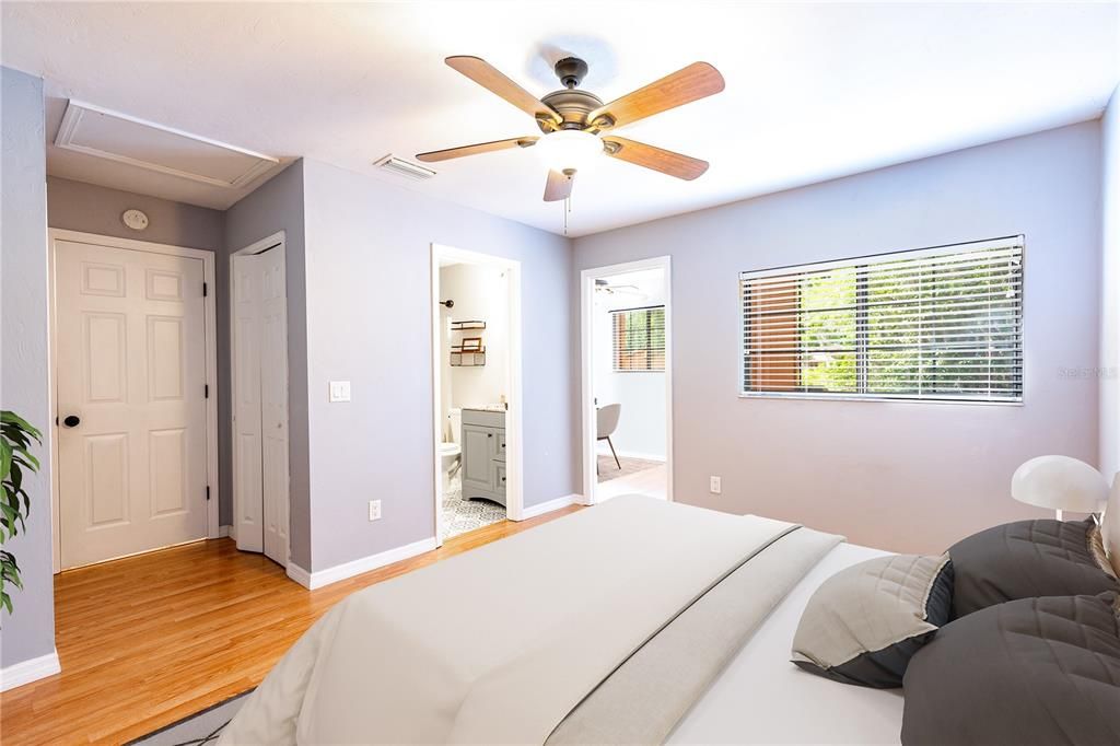 For Sale: $205,000 (2 beds, 2 baths, 1106 Square Feet)
