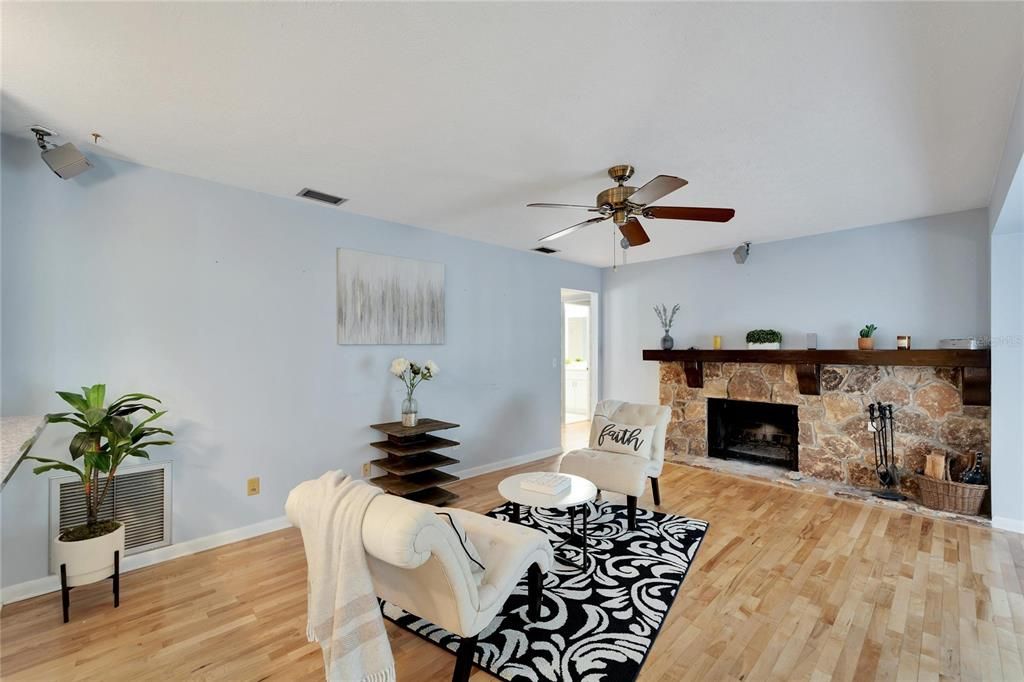 Active With Contract: $430,000 (4 beds, 3 baths, 2318 Square Feet)