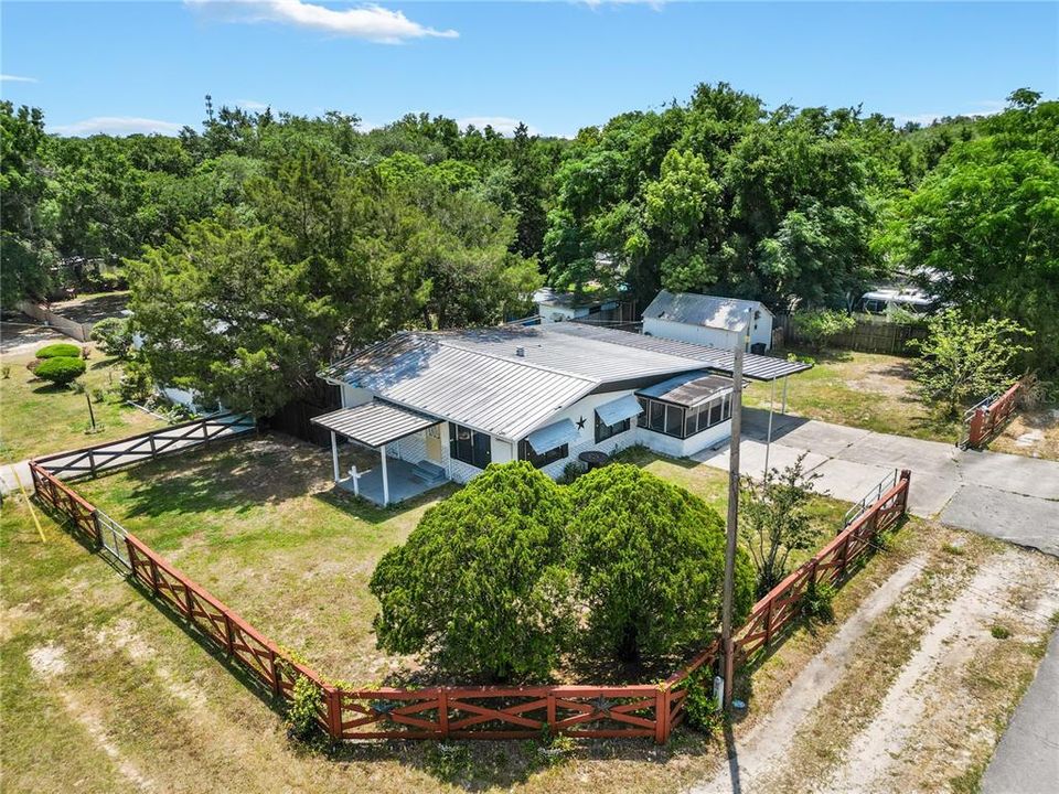 Active With Contract: $140,000 (3 beds, 2 baths, 1016 Square Feet)