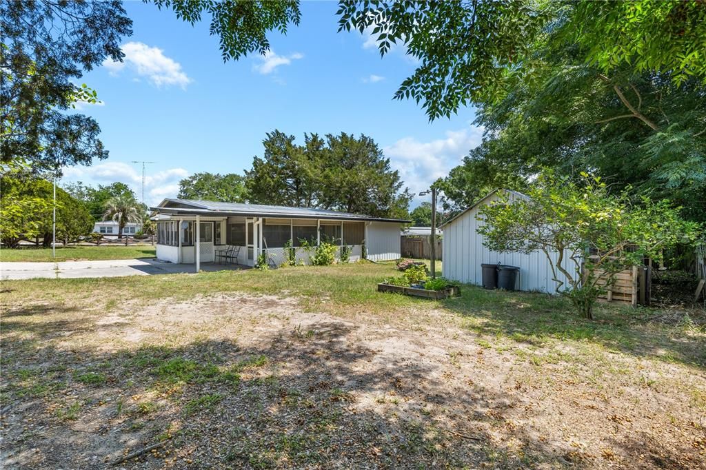 Active With Contract: $140,000 (3 beds, 2 baths, 1016 Square Feet)