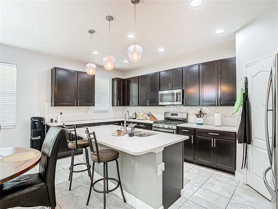For Sale: $545,000 (4 beds, 3 baths, 3037 Square Feet)