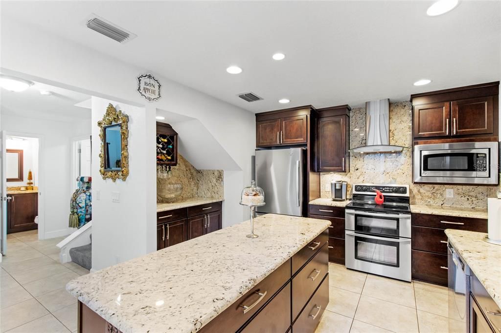 For Sale: $329,900 (3 beds, 2 baths, 1581 Square Feet)
