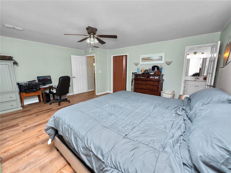 For Sale: $359,000 (3 beds, 2 baths, 1965 Square Feet)