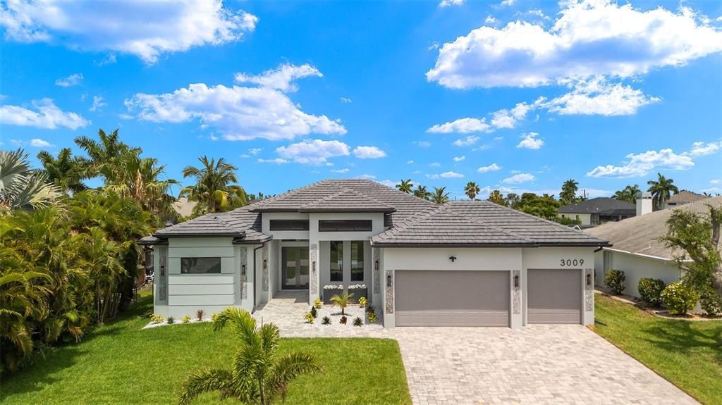 Recently Sold: $1,349,900 (3 beds, 3 baths, 2200 Square Feet)
