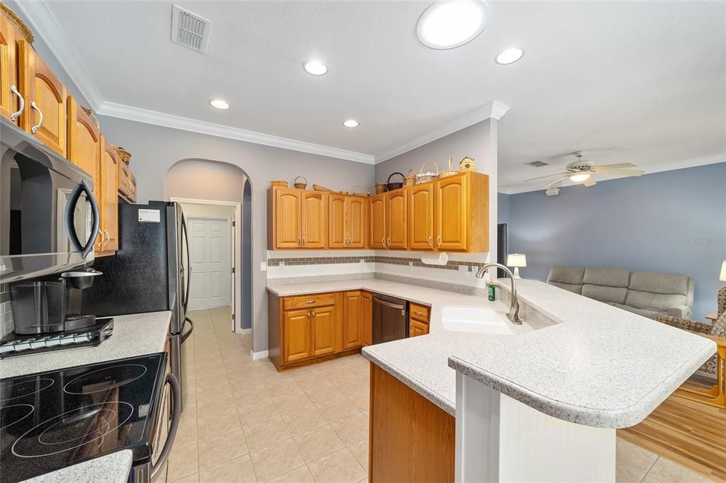 For Sale: $349,900 (3 beds, 2 baths, 1695 Square Feet)