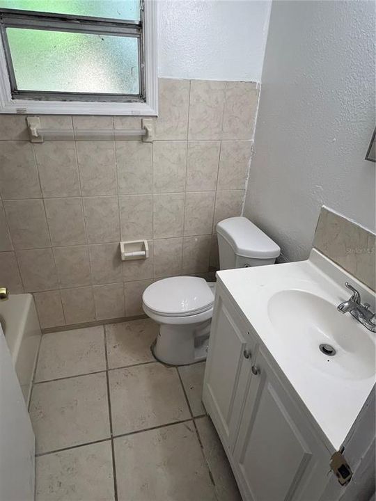 For Rent: $2,800 (4 beds, 2 baths, 1400 Square Feet)