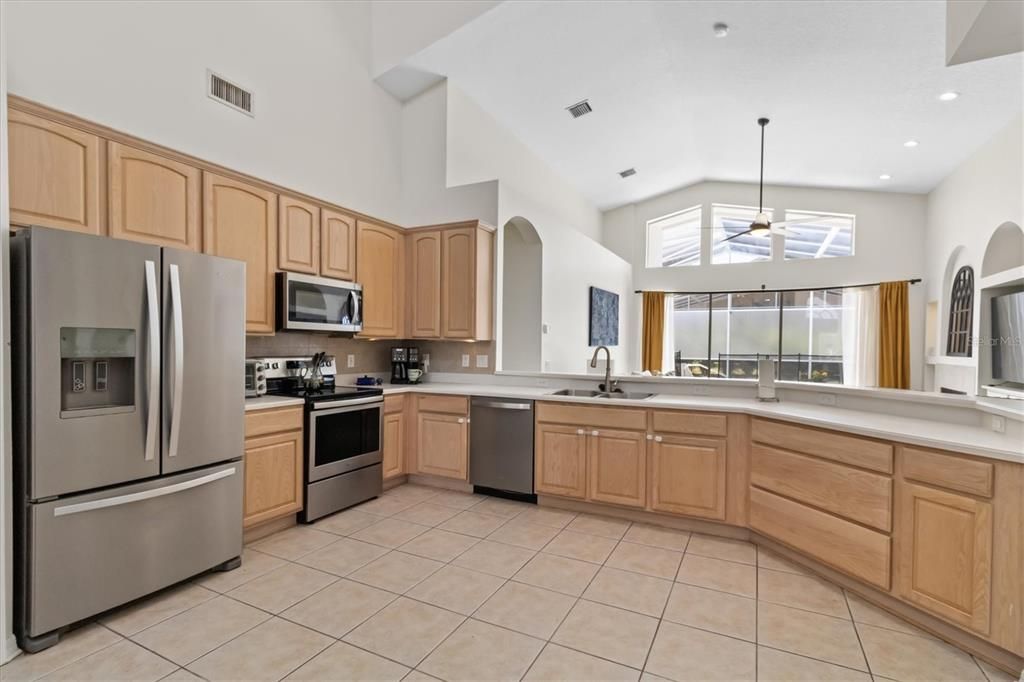 For Sale: $629,000 (4 beds, 3 baths, 2642 Square Feet)