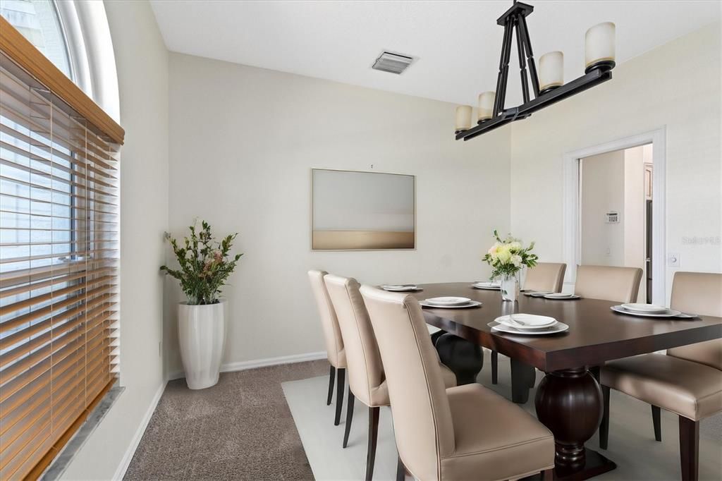 Staged Photo - dining room
