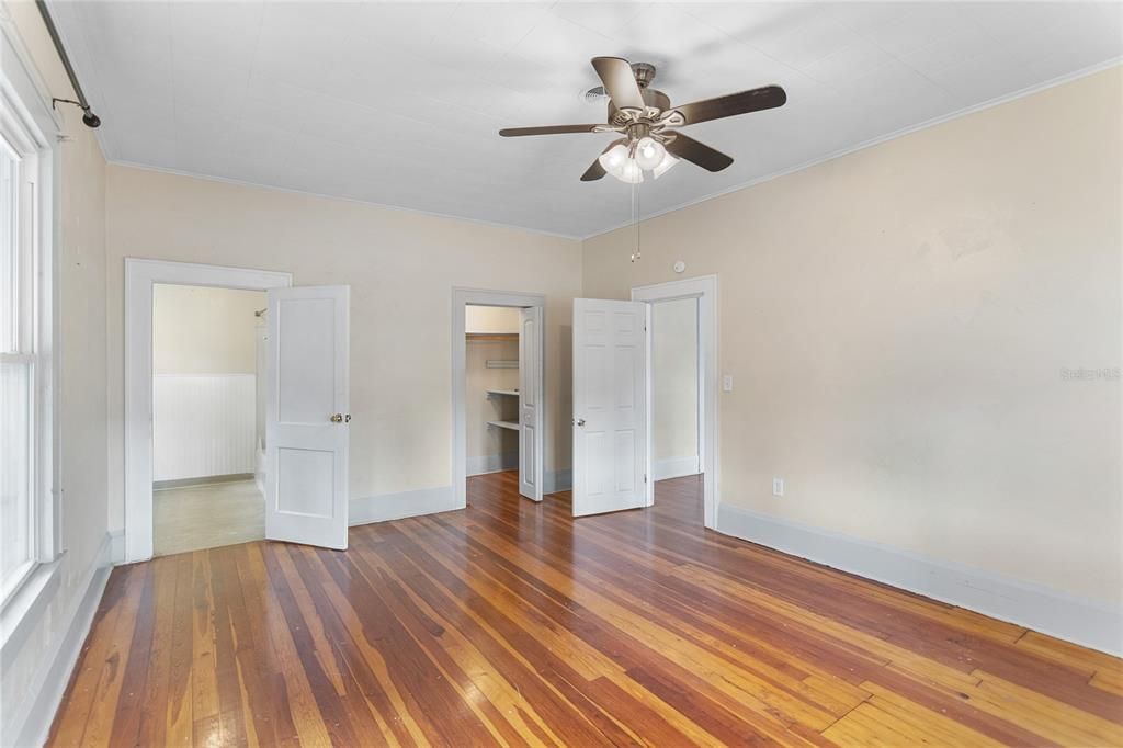 For Sale: $265,000 (3 beds, 2 baths, 1910 Square Feet)