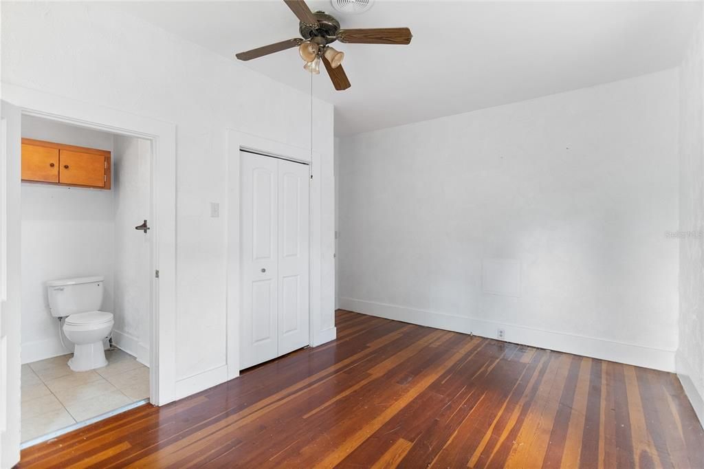 For Sale: $265,000 (3 beds, 2 baths, 1910 Square Feet)