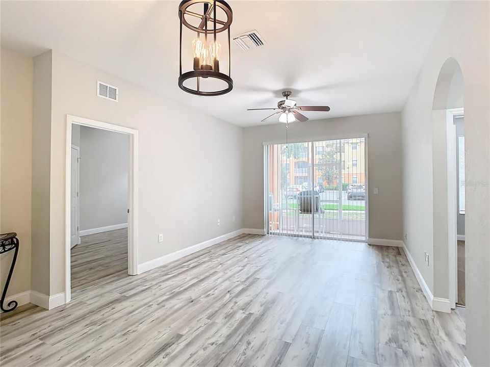 Active With Contract: $292,000 (3 beds, 2 baths, 1248 Square Feet)