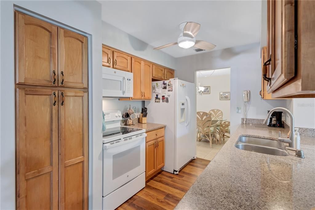 For Sale: $459,000 (2 beds, 2 baths, 1546 Square Feet)