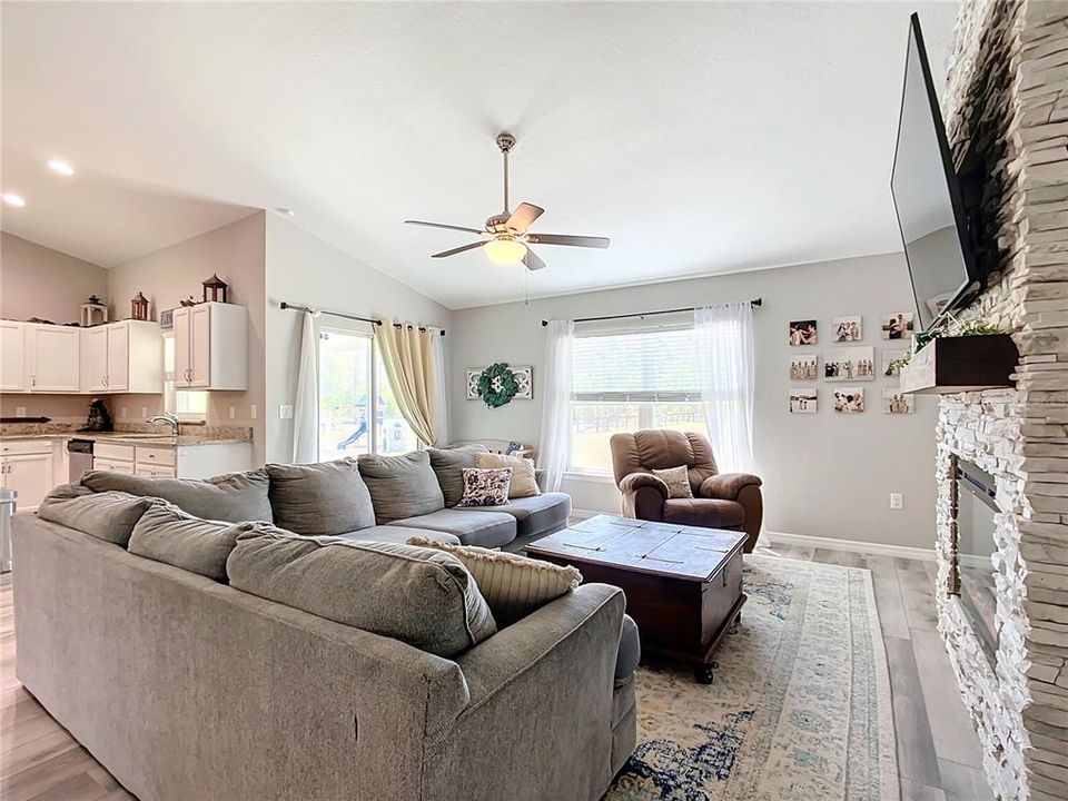 For Sale: $474,900 (3 beds, 2 baths, 1781 Square Feet)