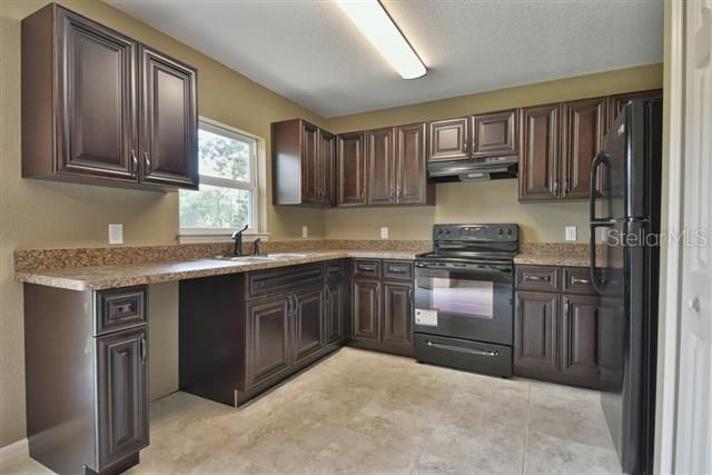 For Sale: $239,900 (3 beds, 2 baths, 1331 Square Feet)