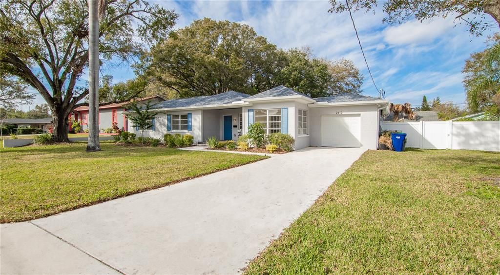 Recently Rented: $3,150 (3 beds, 2 baths, 1489 Square Feet)
