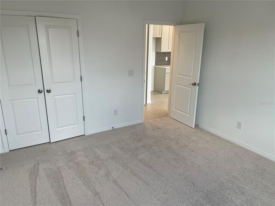 For Rent: $1,700 (1 beds, 0 baths, 810 Square Feet)