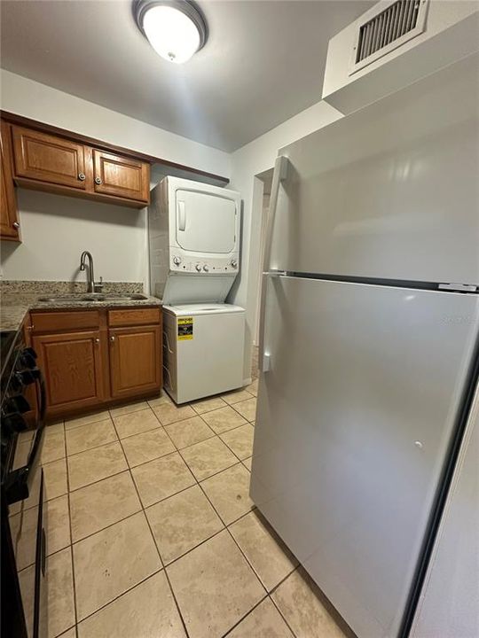 For Rent: $1,300 (2 beds, 1 baths, 850 Square Feet)
