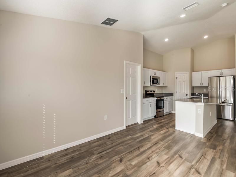 Active With Contract: $421,490 (4 beds, 2 baths, 1850 Square Feet)