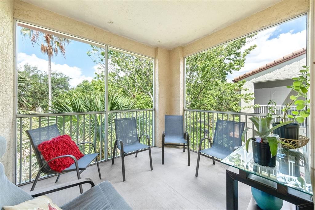 Active With Contract: $188,000 (2 beds, 2 baths, 890 Square Feet)