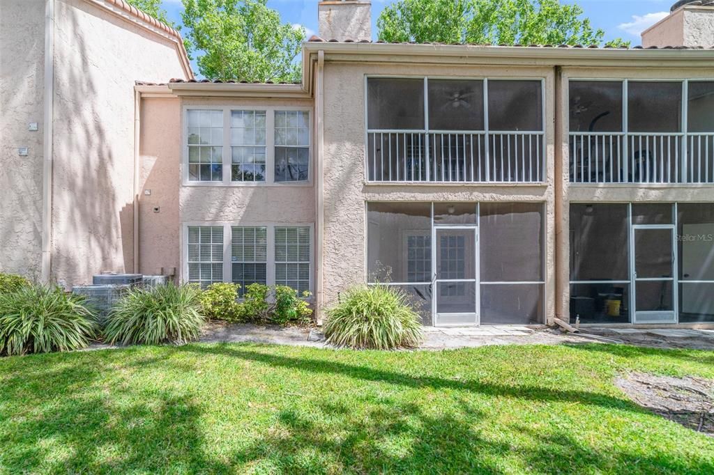 Just off 434 in Altamonte Springs for easy access to local shopping, restaurants, Cranes Roost Park, Wekiwa Springs and so much more!