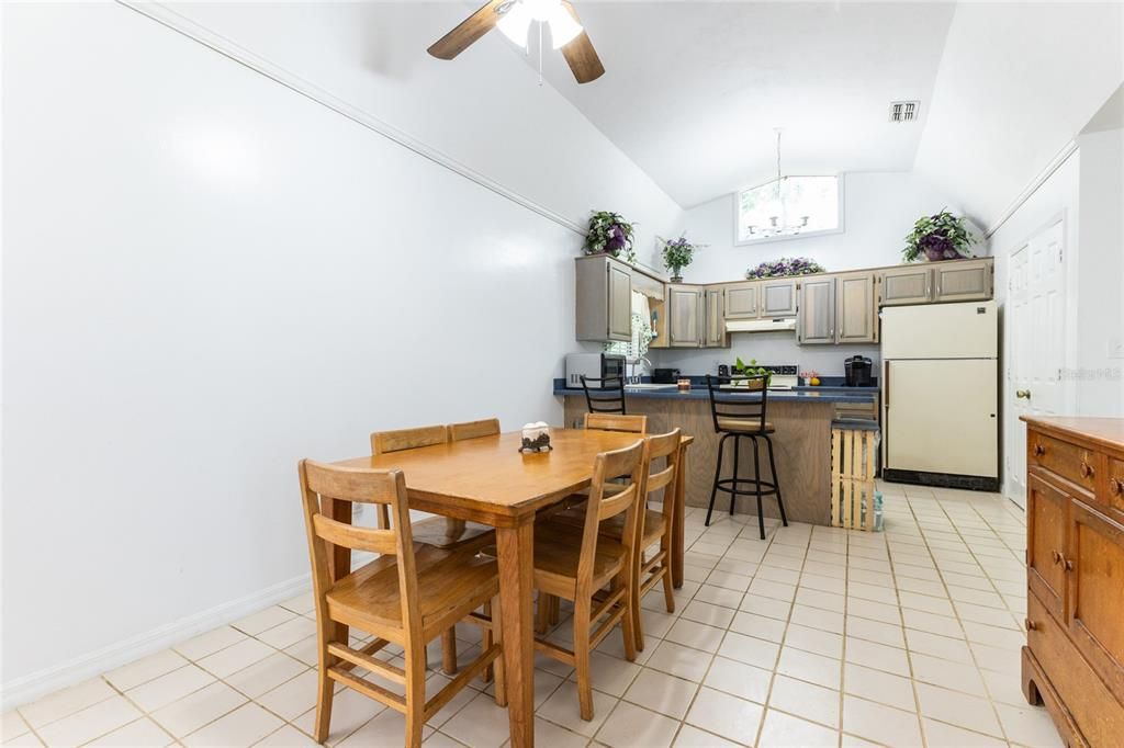 For Sale: $335,000 (3 beds, 2 baths, 1570 Square Feet)
