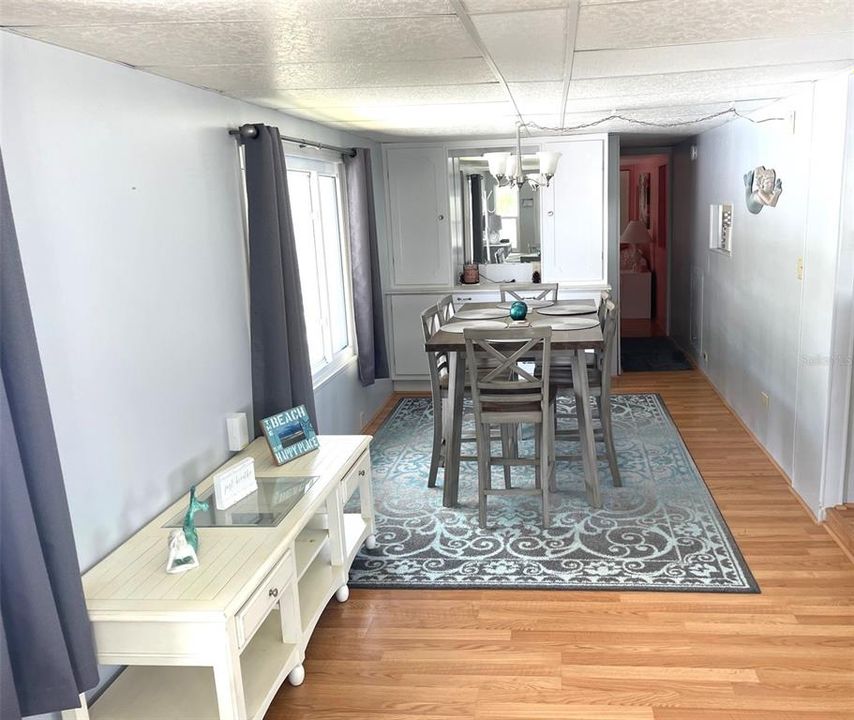 For Sale: $154,900 (3 beds, 2 baths, 1092 Square Feet)