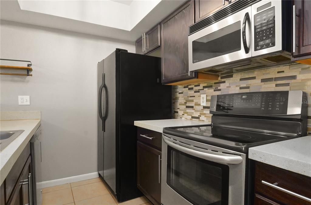 For Sale: $235,000 (2 beds, 2 baths, 1139 Square Feet)