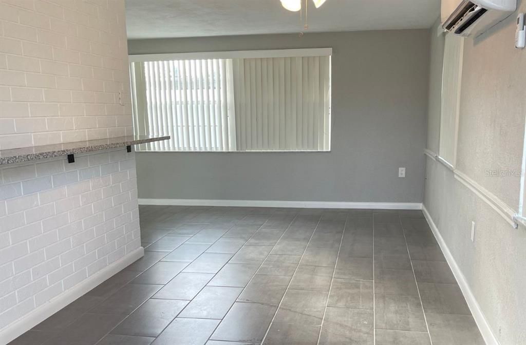 For Rent: $1,175 (1 beds, 1 baths, 414 Square Feet)