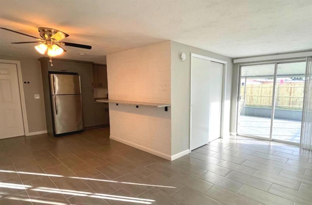 For Rent: $1,175 (1 beds, 1 baths, 414 Square Feet)