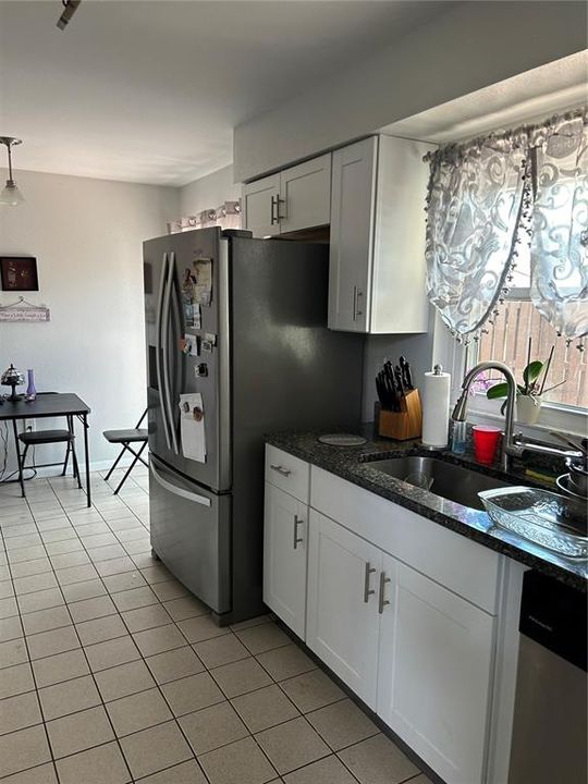 Active With Contract: $225,900 (2 beds, 2 baths, 1131 Square Feet)