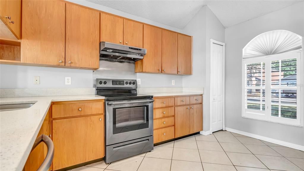 For Rent: $2,650 (3 beds, 2 baths, 1740 Square Feet)