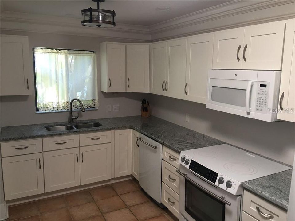 For Rent: $5,000 (4 beds, 2 baths, 1702 Square Feet)