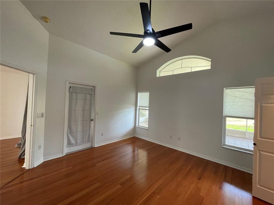 For Rent: $2,555 (4 beds, 2 baths, 1830 Square Feet)