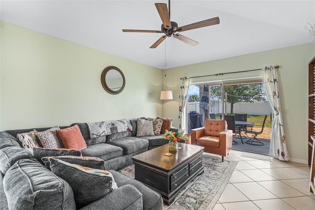 For Sale: $429,000 (4 beds, 2 baths, 1932 Square Feet)