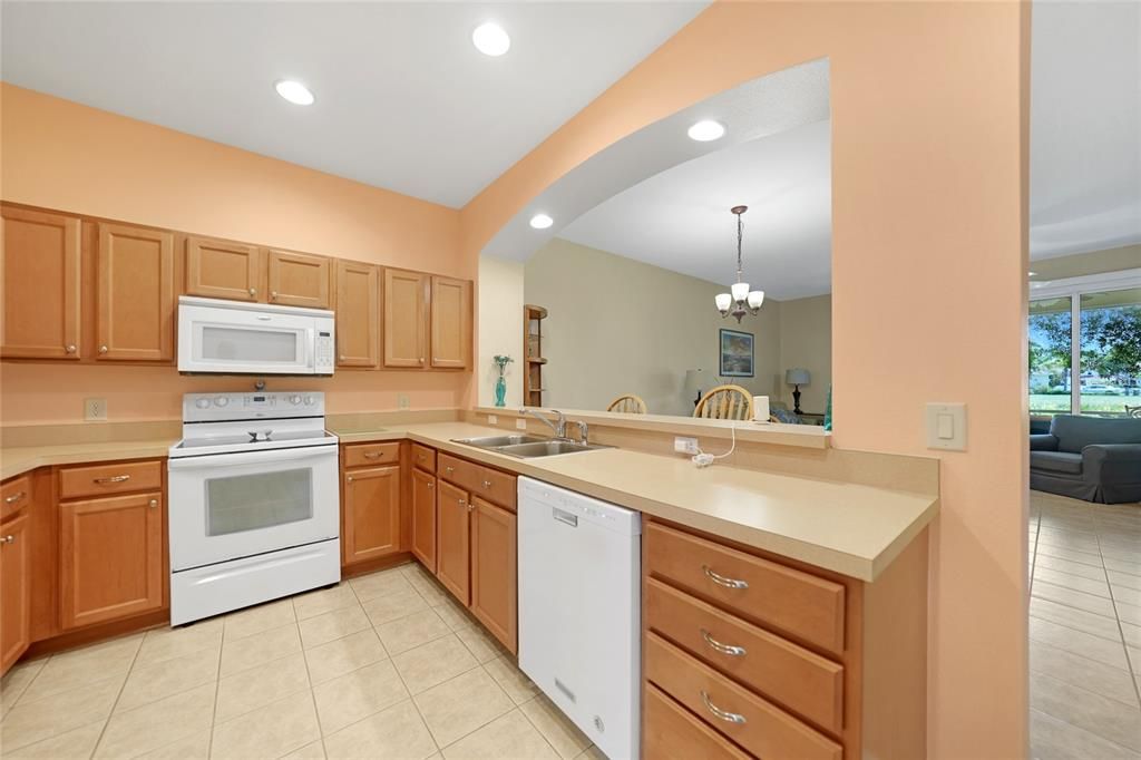 Active With Contract: $269,900 (3 beds, 2 baths, 1446 Square Feet)