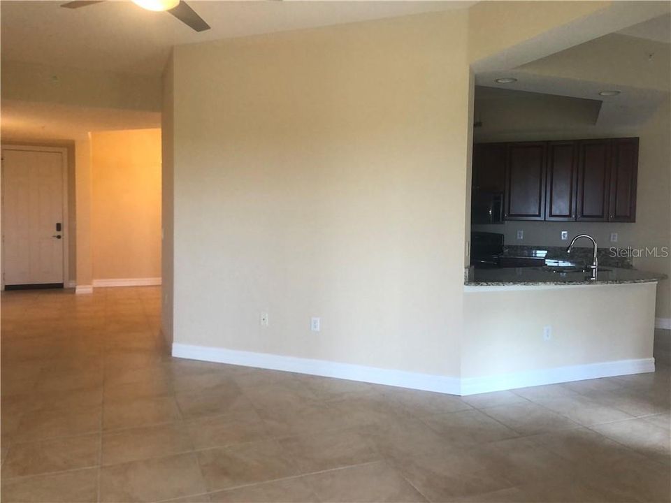 For Rent: $2,300 (3 beds, 2 baths, 1915 Square Feet)