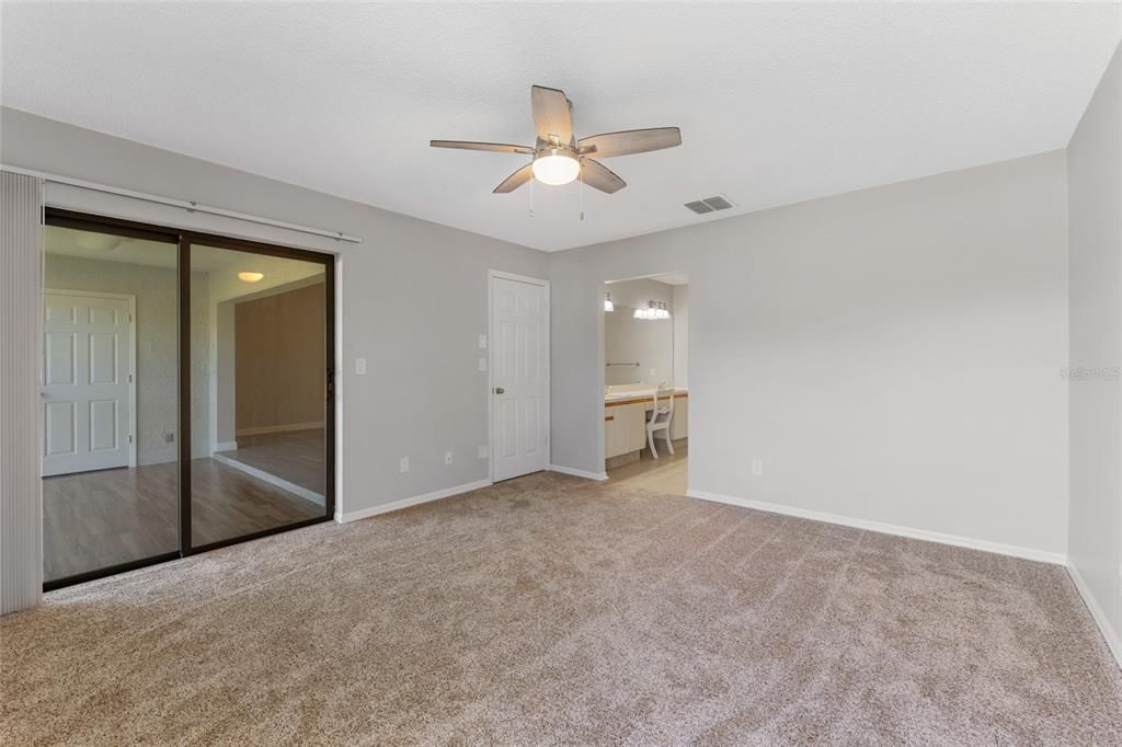 For Sale: $265,000 (2 beds, 2 baths, 1300 Square Feet)