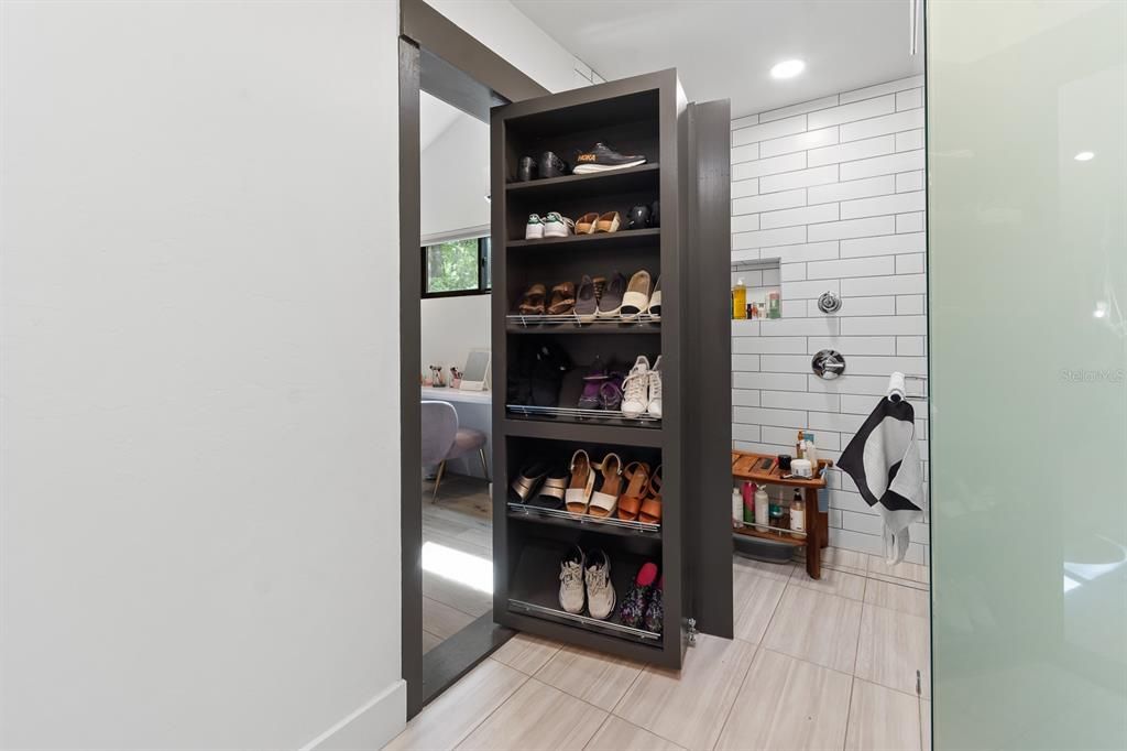 Door to second walk-in closet