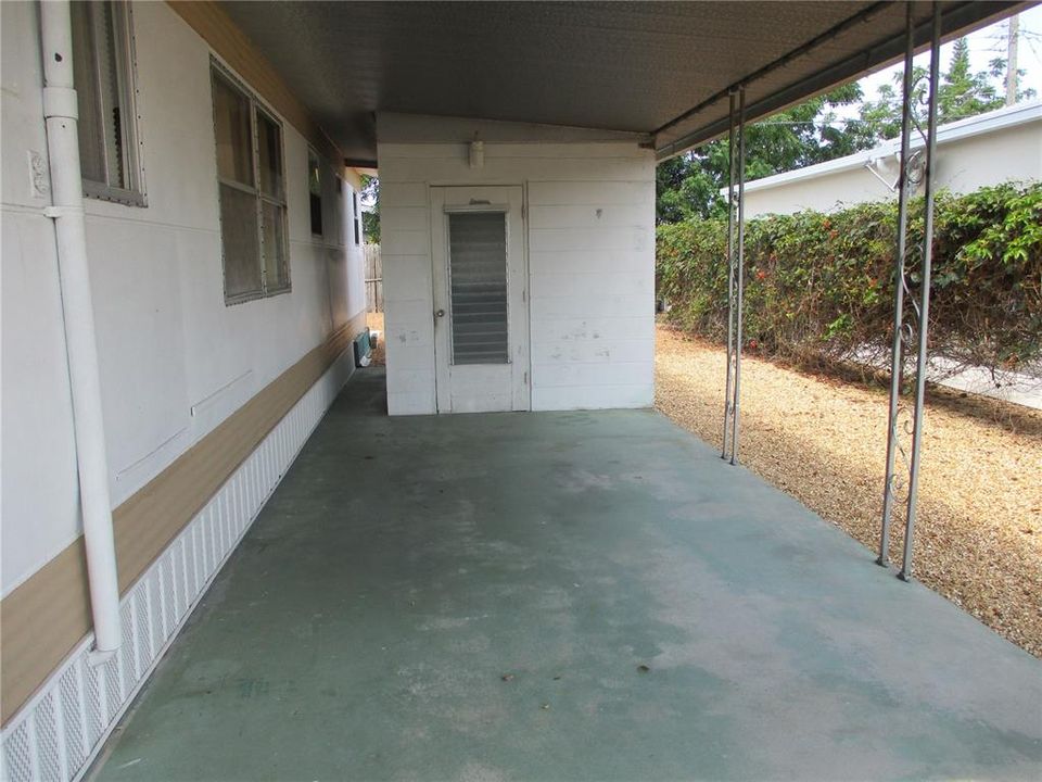 For Sale: $119,900 (2 beds, 1 baths, 970 Square Feet)