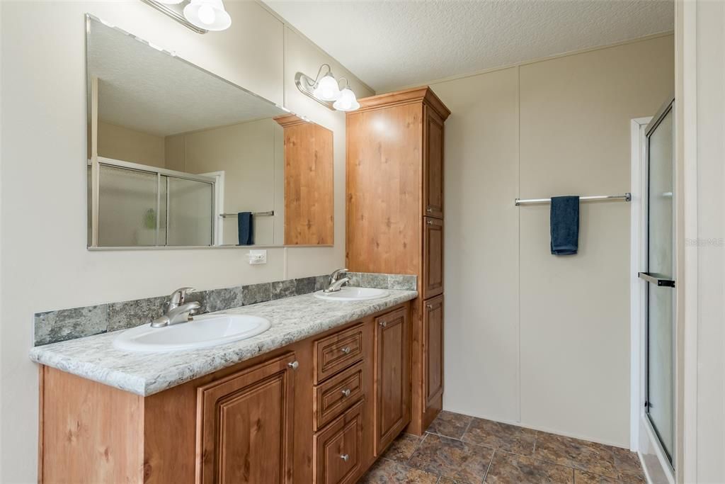 Active With Contract: $465,000 (3 beds, 2 baths, 1468 Square Feet)