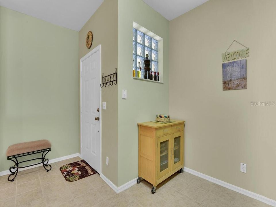 For Sale: $234,000 (3 beds, 2 baths, 1045 Square Feet)