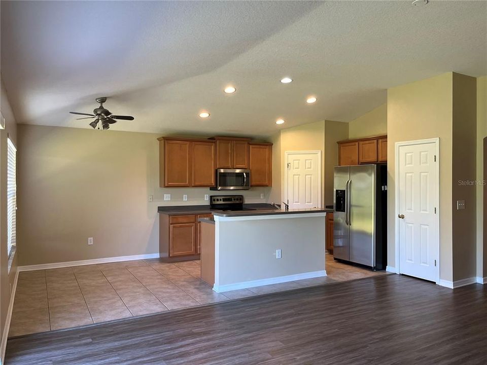 For Rent: $2,450 (3 beds, 2 baths, 1583 Square Feet)