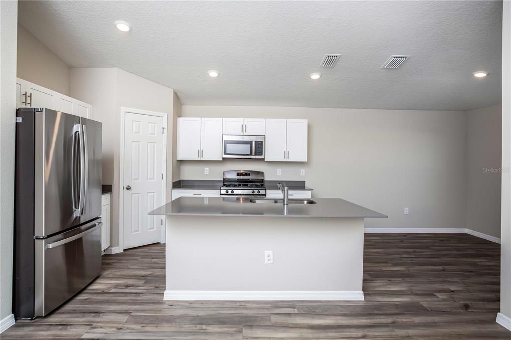 For Sale: $381,490 (3 beds, 2 baths, 1420 Square Feet)