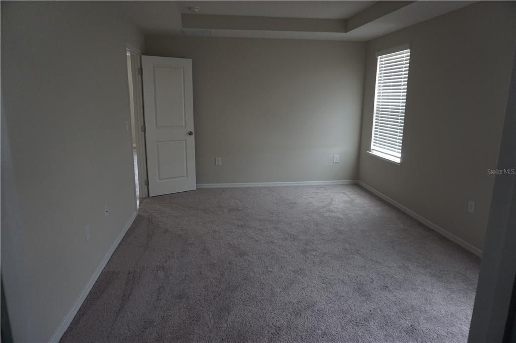 For Rent: $2,600 (3 beds, 2 baths, 1887 Square Feet)