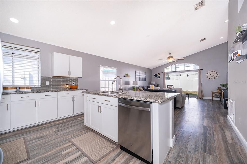 Active With Contract: $430,000 (4 beds, 2 baths, 1911 Square Feet)