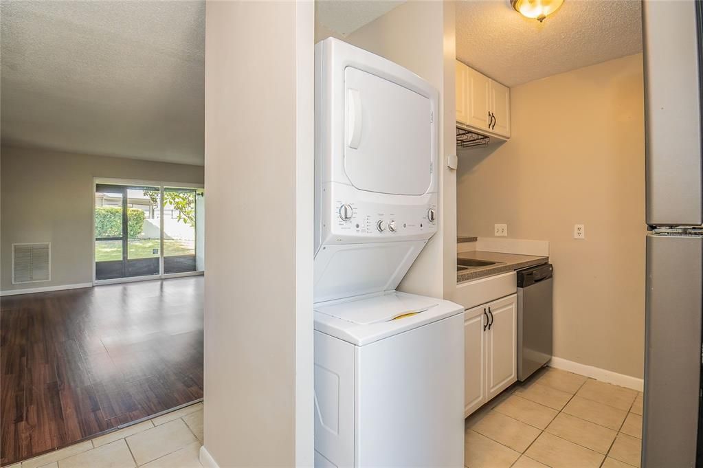 For Sale: $139,000 (2 beds, 1 baths, 840 Square Feet)