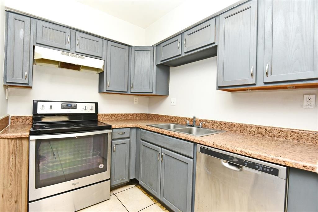 For Rent: $1,795 (2 beds, 2 baths, 1079 Square Feet)
